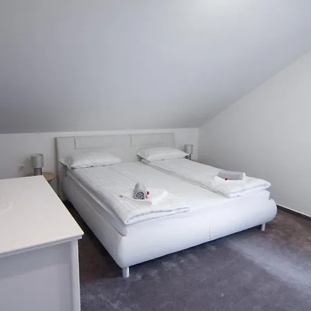 Apartma Tia Apartment