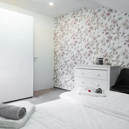 Apartma Tia Lejlighed