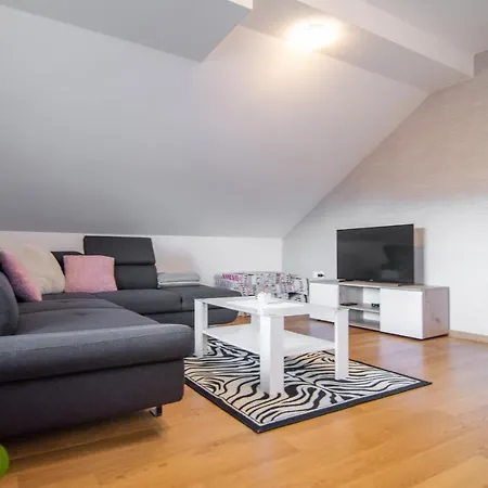 شقة Apartma Tia