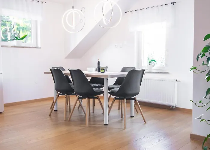 Apartma Tia דירה